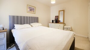 Unclassified image, 4 of 18, button - Fantastic, Spacious 1BR Garden Flat With BBQ (London)