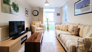 Unclassified image, 2 of 18, button - Fantastic, Spacious 1BR Garden Flat With BBQ (London)