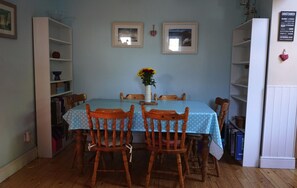 Makan di kamar