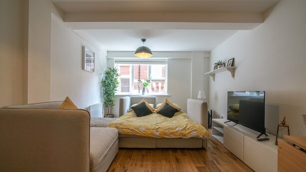 Unclassified image, 1 of 17, button - Gorgeous and Modern, Central Manchester apt for 6 (Manchester)
