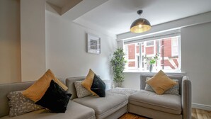 Unclassified image, 3 of 17, button - Gorgeous and Modern, Central Manchester apt for 6 (Manchester)