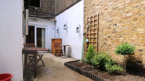 Property grounds - Cosy and Quiet 1BR Flat in Trendy East London (London)