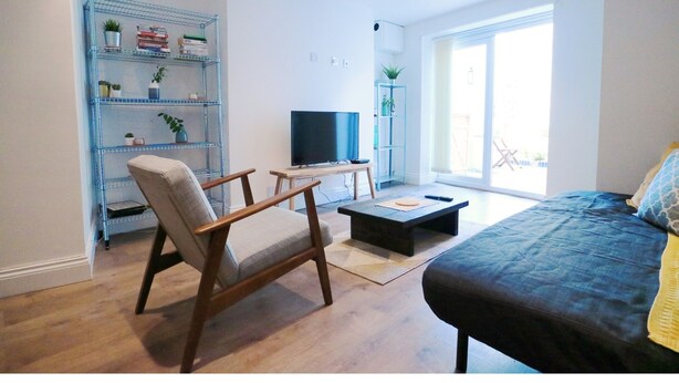 Living area - Cosy and Quiet 1BR Flat in Trendy East London (London)