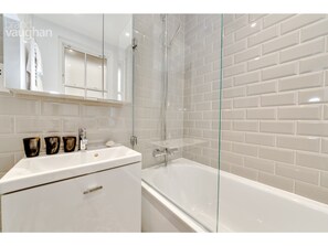 Bathroom - Hi-spec Flat in the Heart of Brighton's Lanes (Brighton)