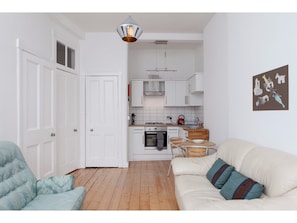 Apartment (1 Bedroom) | Living area | Fireplace - Cozy 1-bed Flat in Stockbridge Sleeps 4 (Edinburgh)