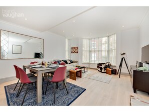 Căn hộ (2 Bedrooms) | Khu phòng khách