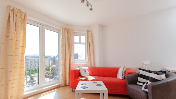 TV - Ideal Fringe Base: Great Value + Free Parking! (Edinburgh)