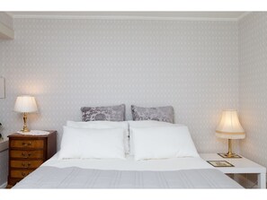 1 dormitorio, tabla de planchar con plancha, wifi gratis