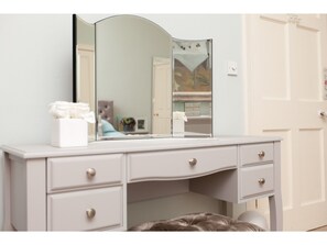 Apartment, 3 Schlafzimmer | 3 Schlafzimmer, Bügeleisen/Bügelbrett, kostenloses WLAN, Bettwäsche