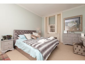 Appartement, 3 chambres | 3 chambres, fer et planche à repasser, accès au Wi-Fi (inclus)