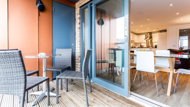 Unclassified image, 1 of 21, button - Bright, Spacious 2BR Central Cambridge Flat for 4 (Cambridge)