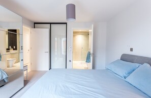 1 bedroom, desk, iron/ironing board, free WiFi - Cambridgeshire Home With a View For 2 (Cambridge)