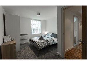 Apartment (2 Bedrooms) | 2 Schlafzimmer, Bügeleisen/Bügelbrett, kostenloses WLAN, Bettwäsche