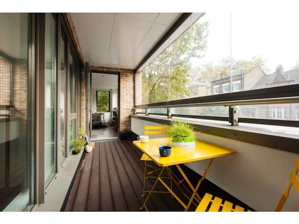 Apartment (2 Bedrooms) | Balcony