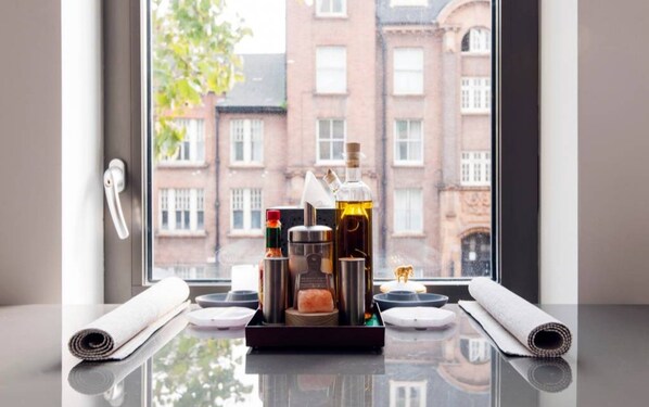 Apartment (2 Bedrooms) | In-room dining