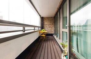 Apartment (2 Bedrooms) | Balcony