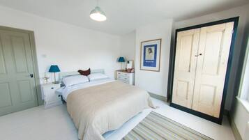 4 bedrooms, free WiFi