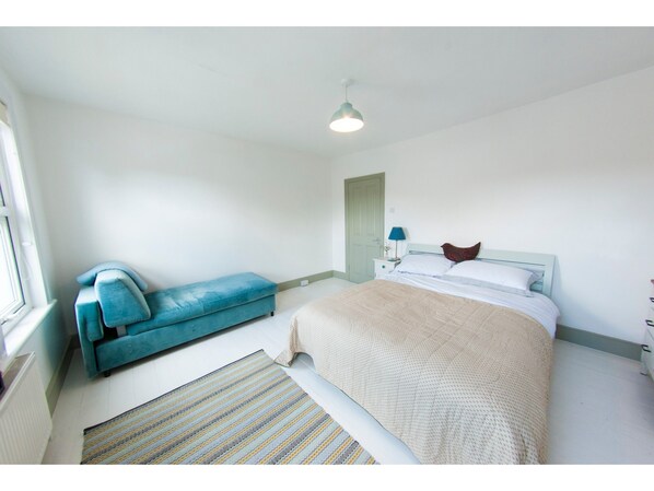 4 bedrooms, free WiFi