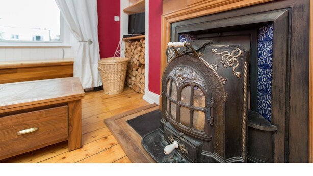Unclassified image, 1 of 24, button - Character Apartment in the Heart of Morningside (Edinburgh)