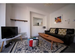 Apartment (1 Bedroom) | Living area