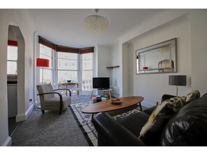 公寓 (1 Bedroom) | 1 間睡房、熨斗/熨衫板、免費 Wi-Fi、床單