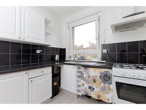 Private kitchen - Leith Walk Gem! Lovely + Great Value - Sleeps 4 (Edinburgh)