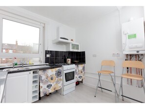 Private kitchen - Leith Walk Gem! Lovely + Great Value - Sleeps 4 (Edinburgh)