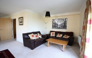 Living area - Duplex Apartment With Great Views of the City - Sleeps 6 (Oxford)