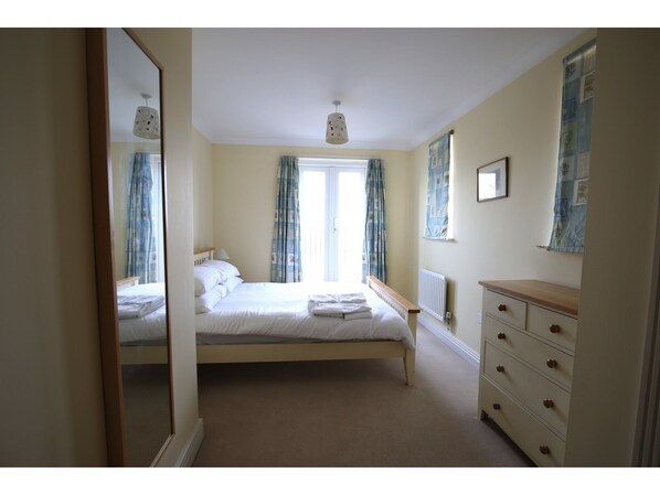 Apartment, 2 Schlafzimmer | 2 Schlafzimmer, Bügeleisen/Bügelbrett, kostenloses WLAN, Bettwäsche