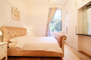 1 개의 침실, 무료 WiFi