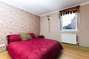 2 Schlafzimmer, Bügeleisen/Bügelbrett, kostenloses WLAN