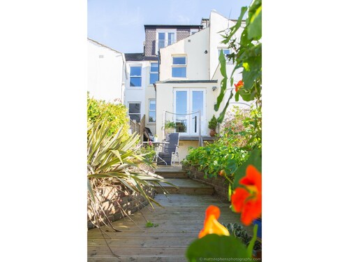 Cheerful Victorian Home in Charming Hanover