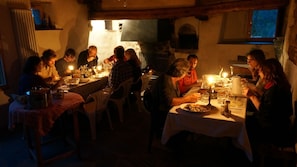 Food court - Alberg Rural El Negre - Hostel (Ogassa)