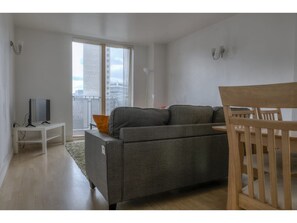 Living area - Luxury, Central Apartment for 6 in Manchester (Manchester)