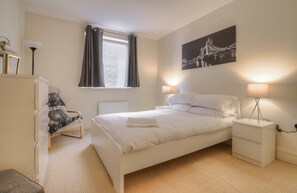 1 habitación, tabla de planchar con plancha y wifi gratis 