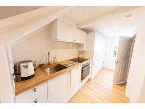 微波爐、洗碗機、咖啡機/沖茶器、廚房用具/餐具/器皿