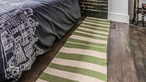 Unclassified image, 3 of 13, button - Cozy two Bedroom House Near Mediacity UK (Salford)