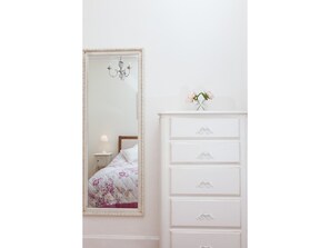 Apartment, 1 Bedroom | 1 bedroom, iron/ironing board, free WiFi, bed sheets