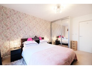 Apartment, 1 Bedroom - Cozy, Modern 1BR Brixton Flat For 5 (London)