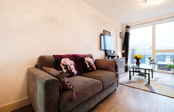 Apartment, 1 Bedroom | Living area