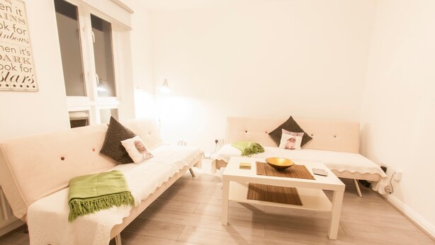 Apartment (1 Bedroom) | Living area | TV - Newly Refurbished 2-br Flat for 5 in London (London)