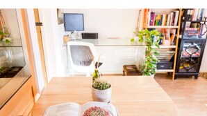 House (1 Bedroom) | 1 bedroom, desk, iron/ironing board, WiFi (free) - Modern House for 2 in Cambridge (Cambridge)