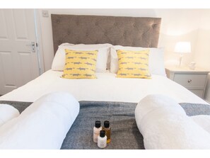 1 室のベッドルーム、WiFi (無料)