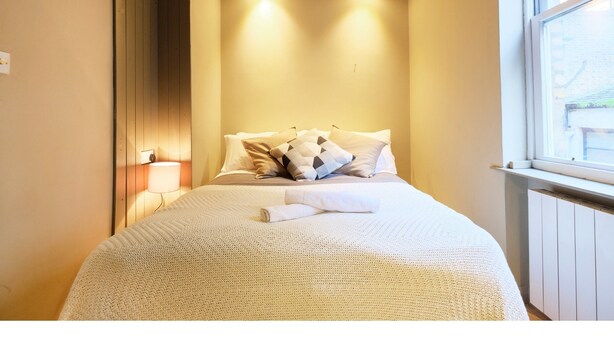 Room - Modern & Chic 1-br Flat for 3 in Fitzrovia (London)
