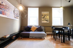 1 bedroom, iron/ironing board, free WiFi - Modern & Chic 1-br Flat for 3 in Fitzrovia (London)