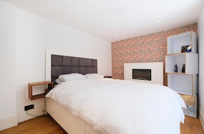 1 bedroom, free WiFi - Modern, Newly Furnished Flat for 4 in Peckham (London)
