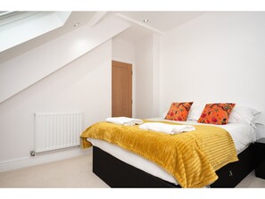 3 bedrooms, bed sheets