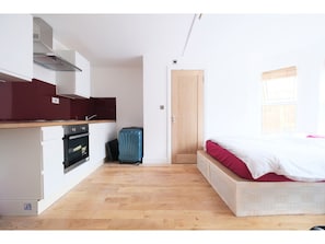 Room - Charming 3-br Flat in West Hampstead - Sleeps 6 (London)