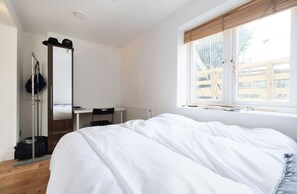 3 habitaciones, escritorio, tabla de planchar con plancha y wifi gratis 
