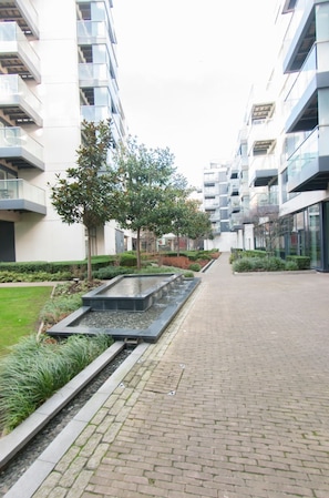Property grounds - Modern 1-bedroom Flat for 4 in London - Zone 1 (London)